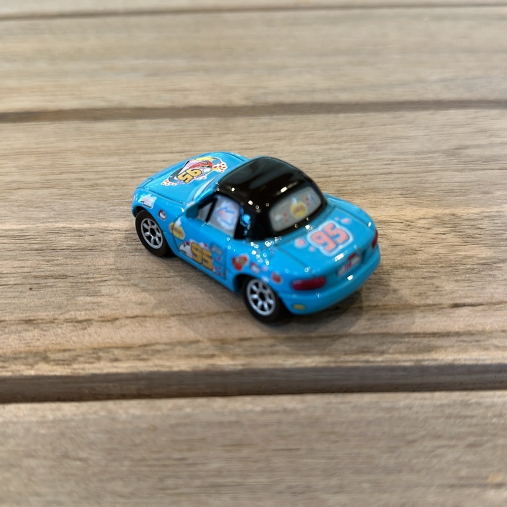 Disney Pixar Cars from the Dinoco Mia Tia Set (just one car) - Picture 2 of 3